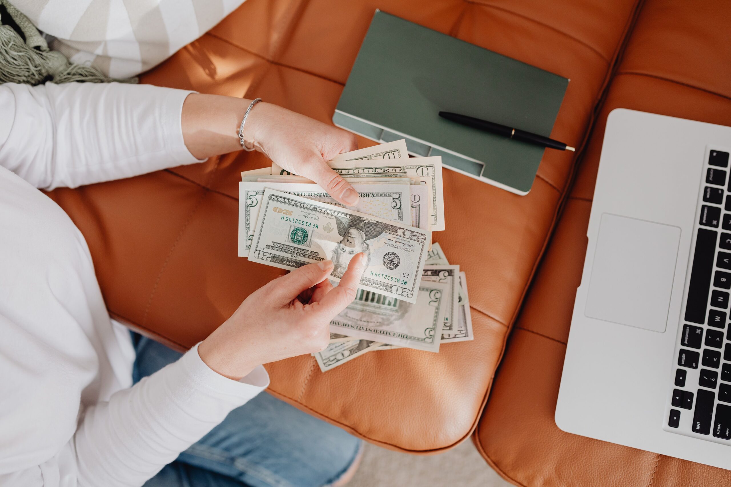 3 Reasons to Start a Digital Product Business in 2026